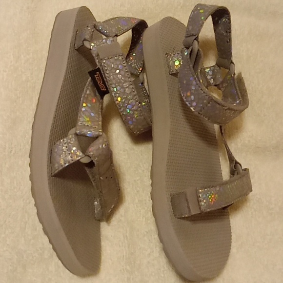 Teva Kids Sandals Size 3 Big Girl in Sparklie Drizzle Color - Picture 2 of 7